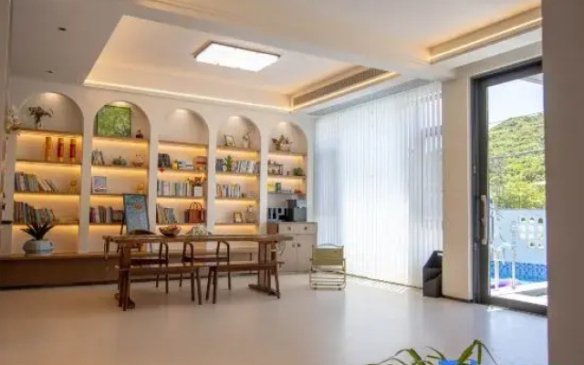 Zhujiajian Eight Thousand Dreams Homestay (Xiawushitang Dongsha Scenic Area)