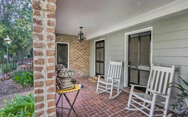 Walk to Broad St: Central Thomasville Condo
