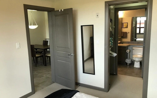 Upper Floor w/ Courtyard View #550