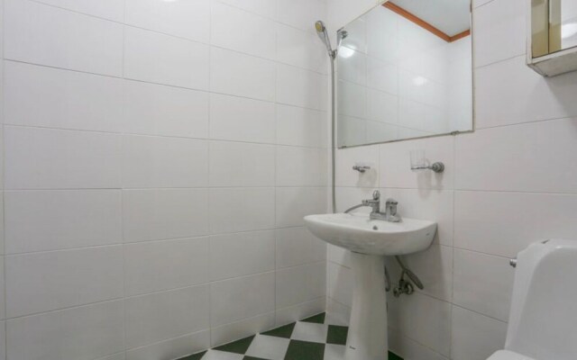 Sokcho White Light House Pension