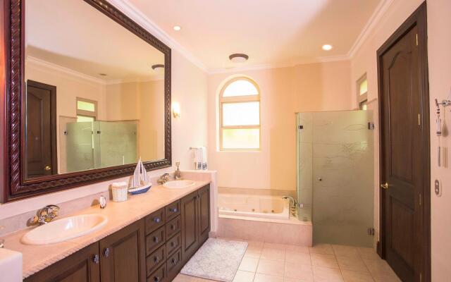 Bella Vista 3F- 3 bdr 3 1/2 Bath Family