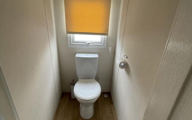 Impeccable 4-bed Caravan in Clacton-on-sea