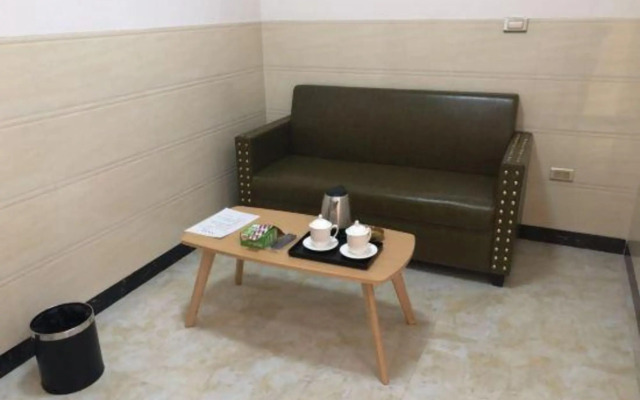 Qujing Aishang Hotel