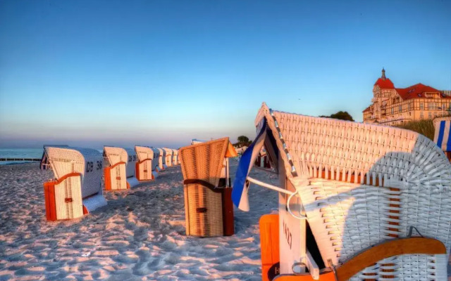 feels Beach Club Hotel
