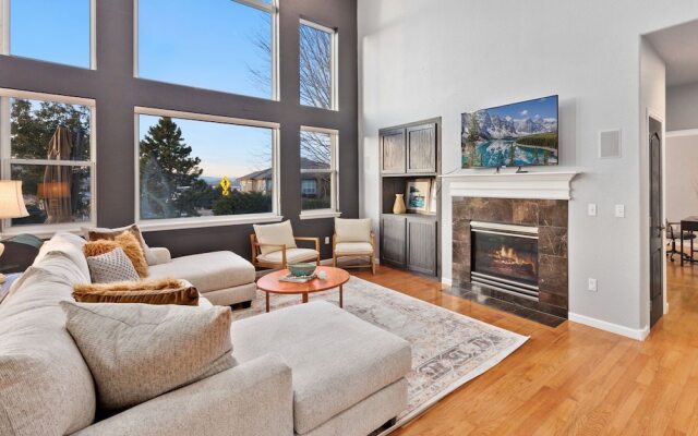 Spacious Home W/ Fun Amenities | Lake & Mtn Views