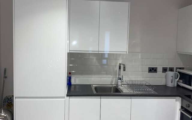 Fresh and Modern 2 Bed Flat Birmingham