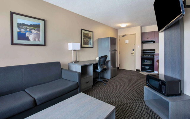 Days Inn & Suites by Wyndham Moncton