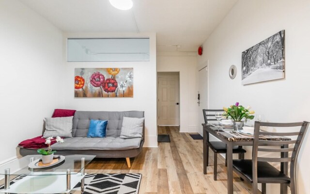 Warm Cozy 2 Bedroom Apartment w Netflix