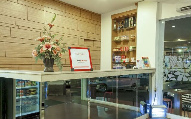 Reddoorz @ Raya Gubeng