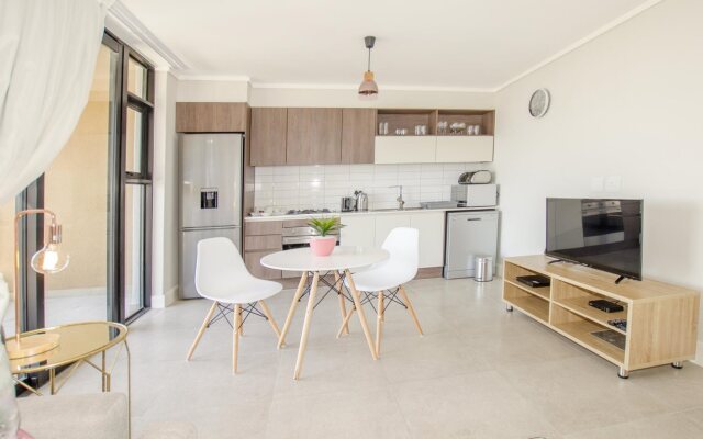 Waters Edge Luxury Apartments