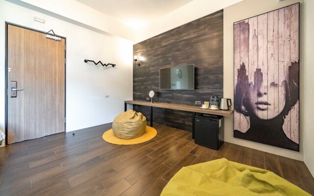 Otis Inn (Certificate No.: 2531, 2541, 2555, 2556)