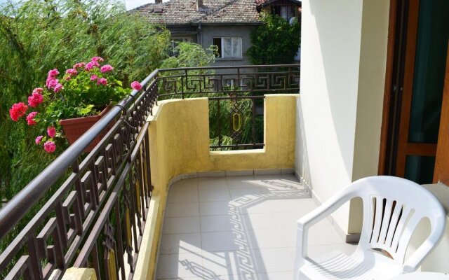 Sunny House Hotel