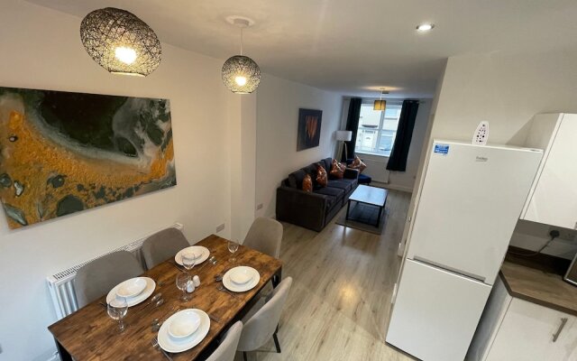 3 Bedroom New House with WiFi