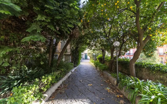 Via Annibale Caccavello 10 Primo Piano(No Front Desk Please Contact The Property 5 Days In Advance)