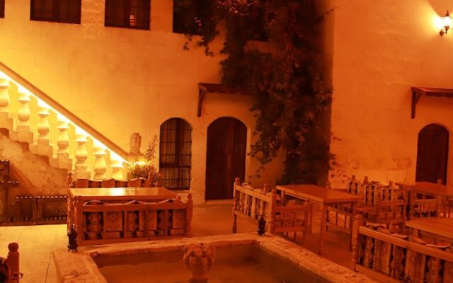 Aslan Guest House
