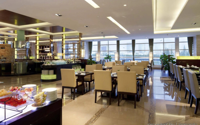 Hangzhou Haiwaihai Crown Hotel