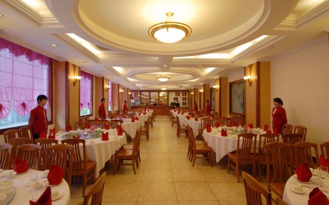 YangShuo New Century Hotel