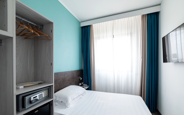 Отель Phi Hotel Milano