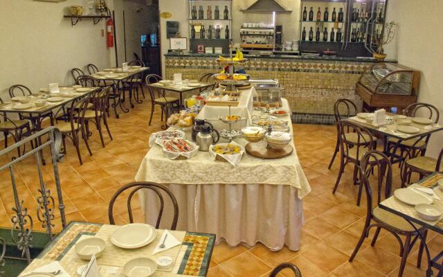 Hotel Neapolis
