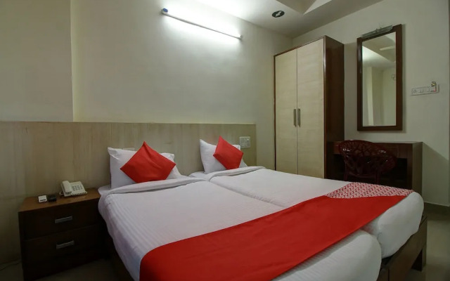 OYO 16662 Taj Residency