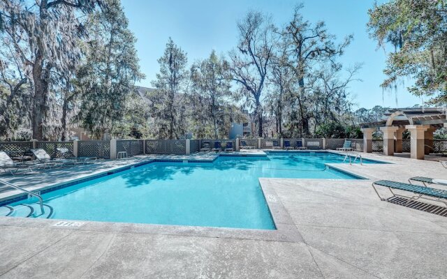 Colonnade Club 200 by Vtrips