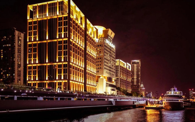 Qingmu Select Hotel (Shanghai Chenghuangmiao Laoximen Subway Station)