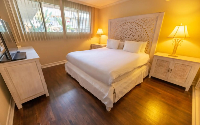 Cal Mar Hotel Suites