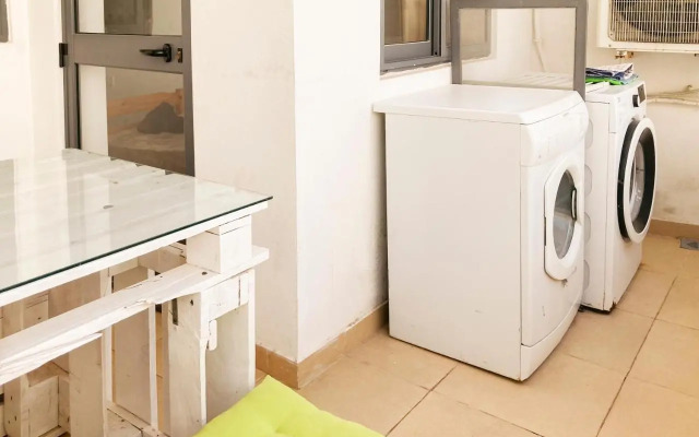 XL Central Home - Sleeps 10 people