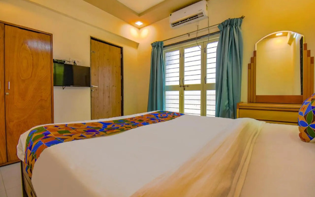 FabHotel Galaxy Inn