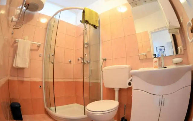 Bright and Breezy Apartment With Terrace and Sea View