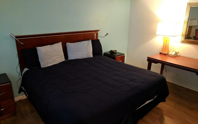 Skylark Motel