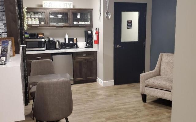 Newfound Inn & Suites