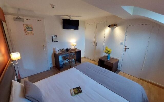 Logis Loire Hotel - Les Cocottes Restaurant