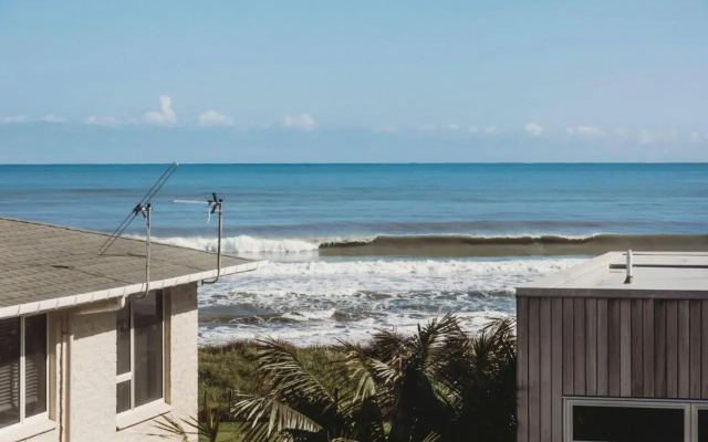 Beach House on Hamblyn