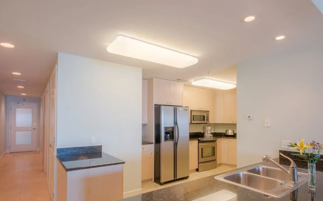 Sea Breeze 1007 Penthouse
