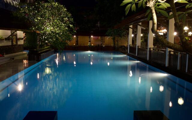 Paku Mas Hotel