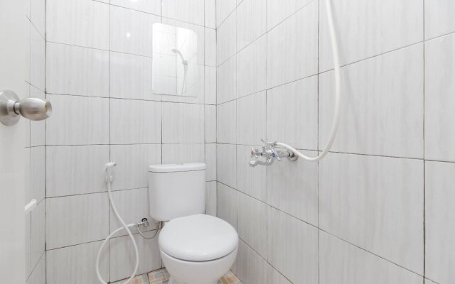 RedDoorz Plus near Budi Luhur University Jakarta