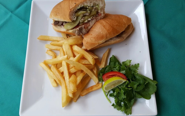Trio Caroline Hotel