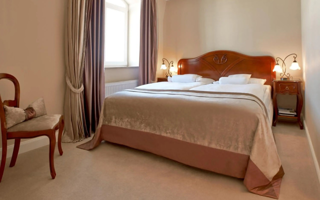 Miramar Hotel