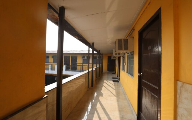 Hotel Samrat BY OYO Rooms