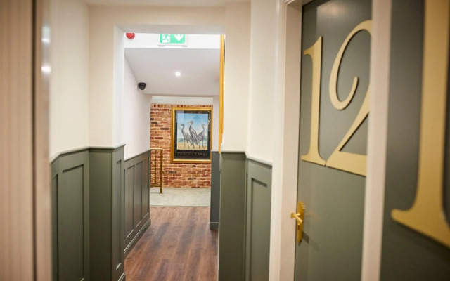 Three Cranes Serviced Apartments