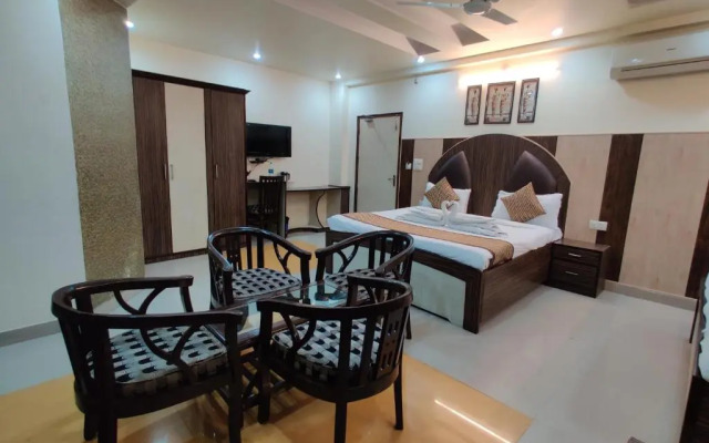 OYO 19453 Hotel Holy Basil