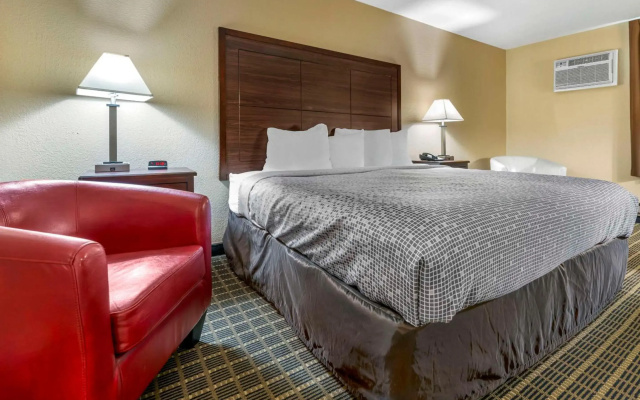 Econo Lodge La Crosse North