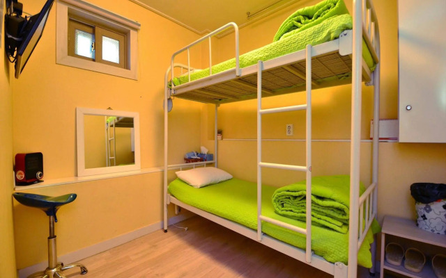 Girls Generation Hostel