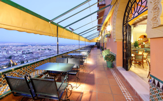 Alhambra Palace Hotel