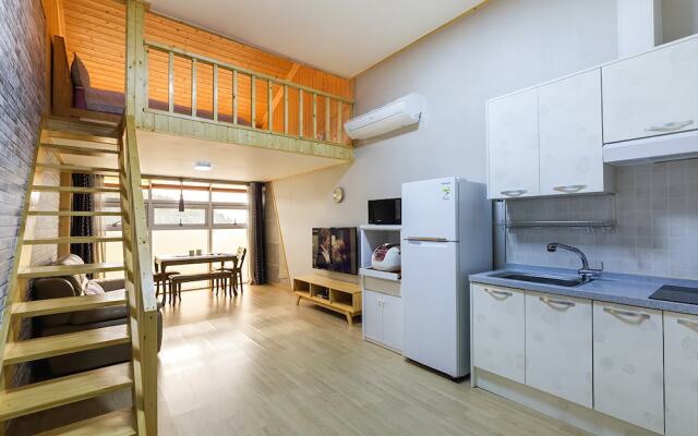 Yeosu Gold Light Pension