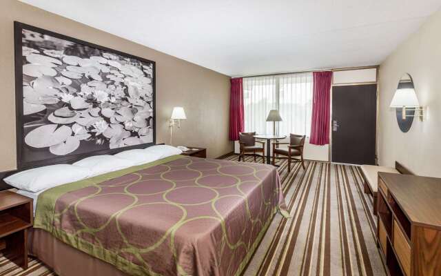 Super 8 by Wyndham Valdosta Mall