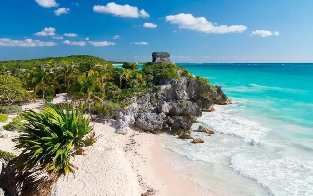 2 BR Amazing Pool Top Amenities Wifi 2FL Gym