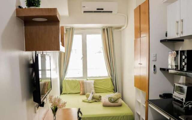 OYO 433 PBYY at Green Residences Condotel