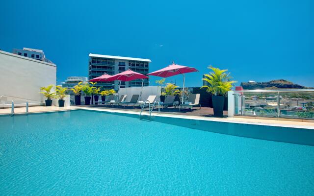Hennessy Park Hotel